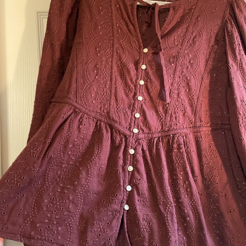 Old Navy Burgundy Eyelet Peasant Blouse - Picture 4 of 10